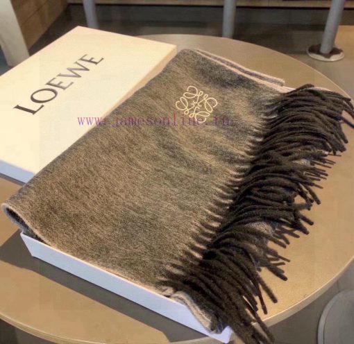 ▪Loewe   Luoyiwei's rare and gentle color scheme, low-key yet elegant. Double sided colora2wtihvg - Image 5