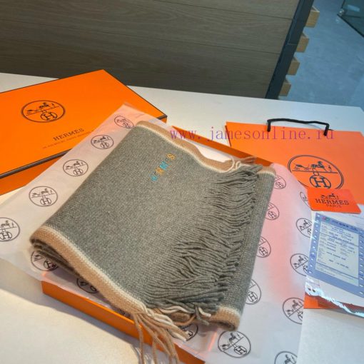 Hermes, a high-end cashmere knitted scarf that can be formal or casual, with a very classicaibs95e4y - Image 4