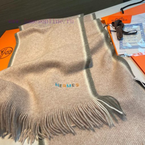Hermes, a high-end cashmere knitted scarf that can be formal or casual, with a very classicafte13ket - Image 8
