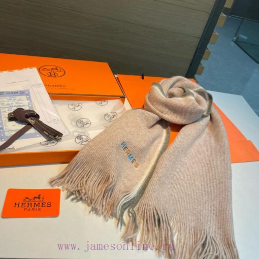 Hermes, a high-end cashmere knitted scarf that can be formal or casual, with a very classicafte13ket - Image 11