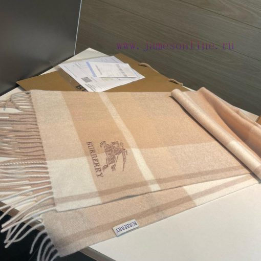 The Burberry double-sided scarf is so stylish and charming that it's going crazy. It's a verg3gg3nvf - Image 7