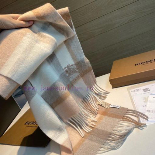 The Burberry double-sided scarf is so stylish and charming that it's going crazy. It's a verjr3vt9ek - Image 7
