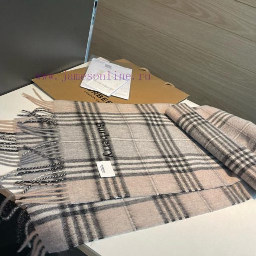 The Burberry double-sided scarf is so stylish and charming that it's going crazy. It's a verwsslweh8 - Image 7
