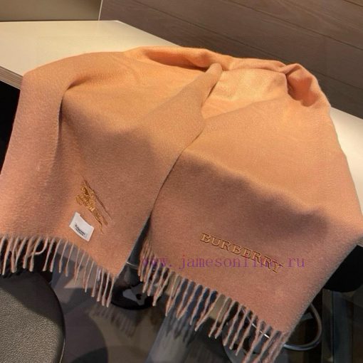 The Burberry double-sided scarf is so stylish and charming that it's going crazy. It's a veromlktez0 - Image 8