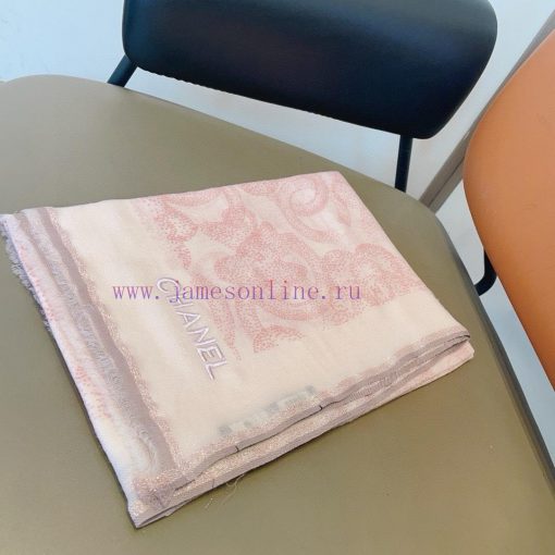 This well deserved new bestseller is a Chanel item with a four sided metal frame that createuc8i6kw2 - Image 5