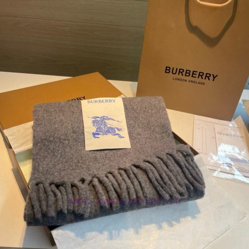 Burberry's super beautiful new mohair scarf is highly recommended to buy with good texture. hkc1vf56 - Image 5