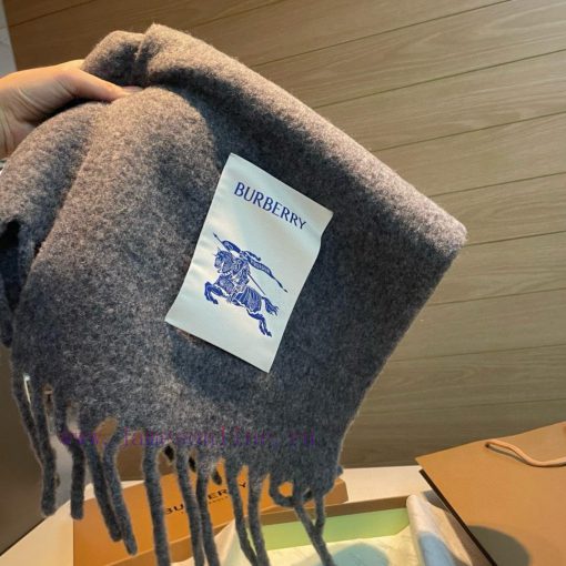 Burberry's super beautiful new mohair scarf is highly recommended to buy with good texture. hkc1vf56 - Image 9