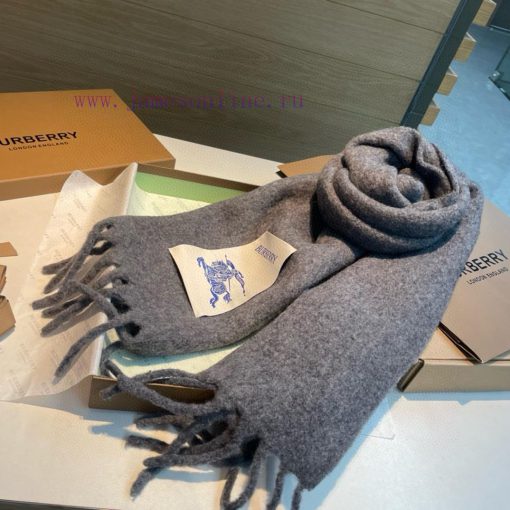 Burberry's super beautiful new mohair scarf is highly recommended to buy with good texture. hkc1vf56 - Image 10