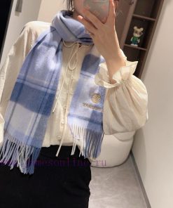 Burberry plaid scarf ️ It looks crazy, so stylish and charming ️ I really like this very elewx3dj22f