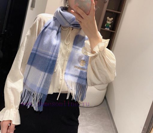 Burberry plaid scarf ️ It looks crazy, so stylish and charming ️ I really like this very elewx3dj22f