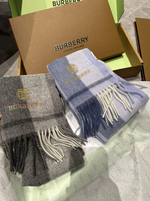 Burberry plaid scarf ️ It looks crazy, so stylish and charming ️ I really like this very elewx3dj22f - Image 3