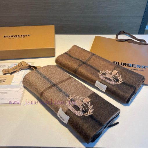Burberry's new heavyweight water ripple cashmere scarf is truly a high-end level for men thip6a44aky - Image 3