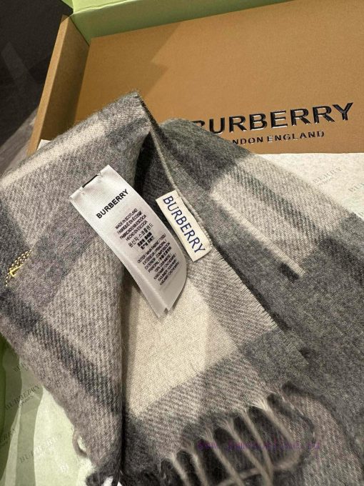 Burberry plaid scarf ️ It looks crazy, so stylish and charming ️ I really like this very eleciss1ss1 - Image 4