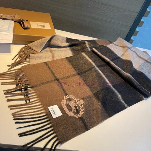 Burberry's new heavyweight water ripple cashmere scarf is truly a high-end level for men thip6a44aky - Image 6