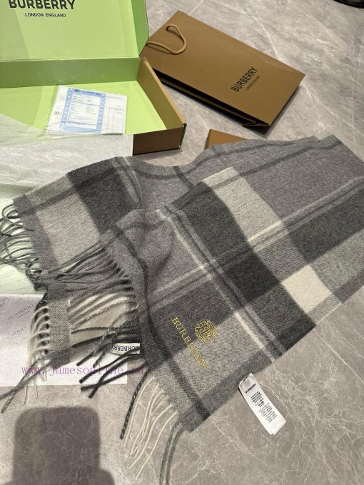Burberry plaid scarf ️ It looks crazy, so stylish and charming ️ I really like this very eleciss1ss1 - Image 7