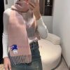 The Burberry double-sided scarf is so stylish and charming that it's going crazy. It's a ver572tostt