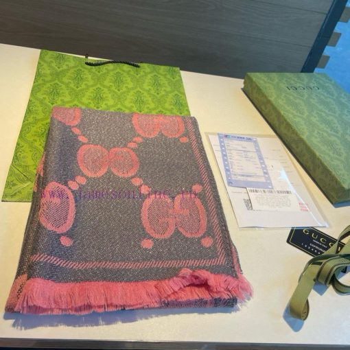 This scarf is an unbeatable classic for autumn and winter. It's so popular that almost everyz5jhfuso - Image 5