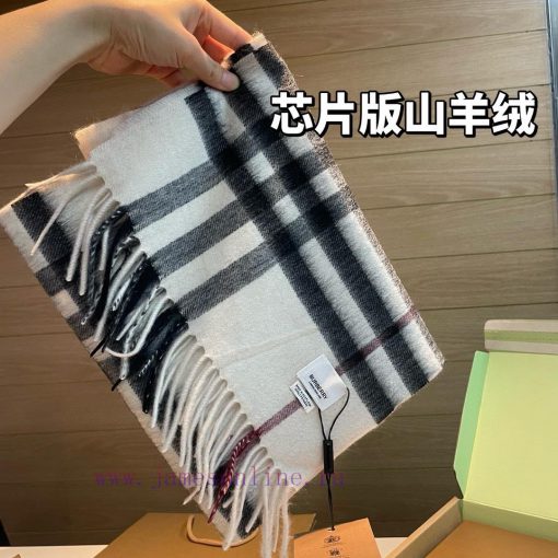 Original single cashmere tower pointed cowhide classic plaid scarf of royal palace levelIt'saa9h26ni - Image 10