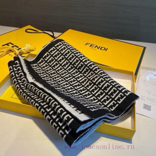 The new Fendi2023 collection features a knitted double-sided scarf, a versatile and practicatb5bl5t3 - Image 7