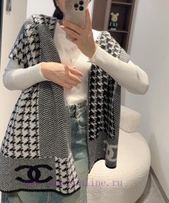 CHANEL cashmere long scarves are top-notch original products that are unparalleled in beautypxwl50w8