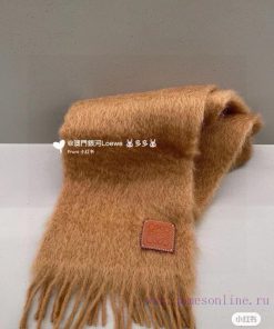Loewe's super beautiful new mohair scarf is highly recommended to buy with good texture. Loejneefdrw