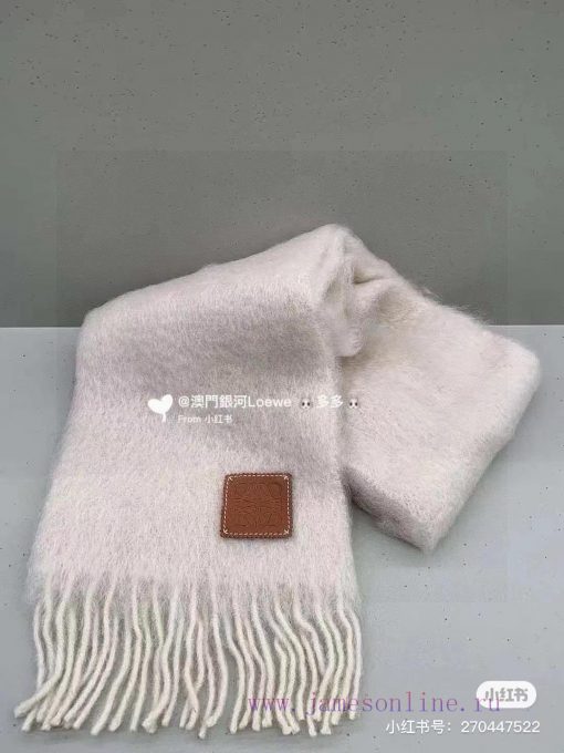 Loewe's super beautiful new mohair scarf is highly recommended to buy with good texture. Loej0bhqr6h