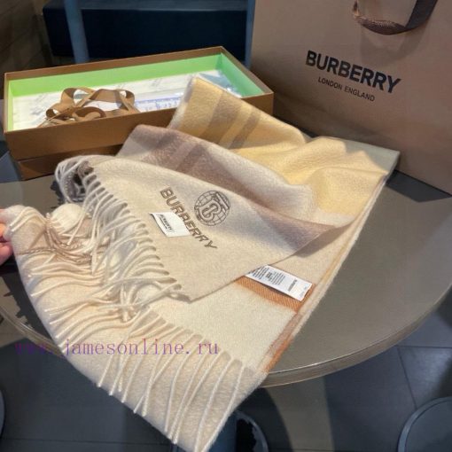 The 100% cashmere is amazing and beautiful. It makes people remember the effect of Burberry'br64sobg - Image 6