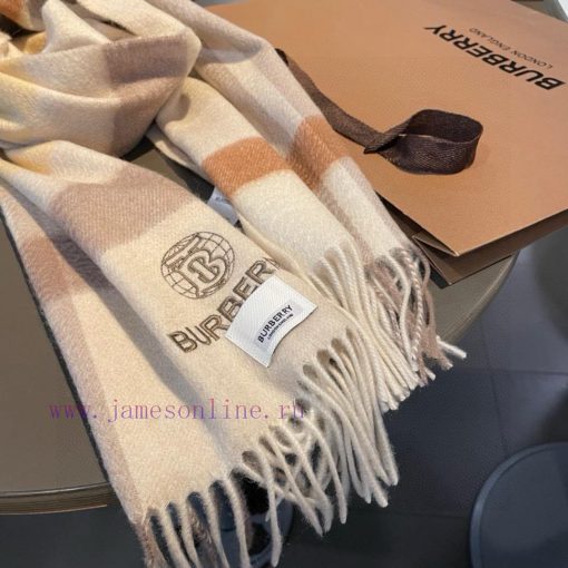 The 100% cashmere is amazing and beautiful. It makes people remember the effect of Burberry'br64sobg - Image 8