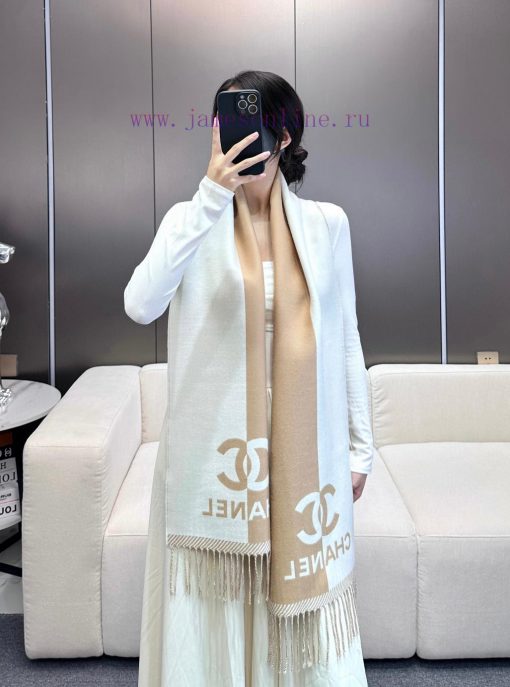 𝐂𝐇𝐀𝐍𝐄𝐋 New "Double sided Color blocked Jacquard" Bare PinkSize184x34cm (excluding tassels)Vi34ot9od2 - Image 2