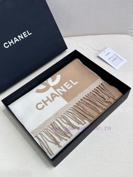 𝐂𝐇𝐀𝐍𝐄𝐋 New "Double sided Color blocked Jacquard" Bare PinkSize184x34cm (excluding tassels)Vi34ot9od2 - Image 4