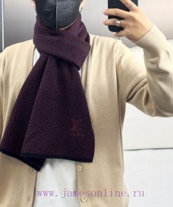 In 2023, Lv's best-selling knitted striped unisex scarf is available for cash on delivery. Tz4muj4qd