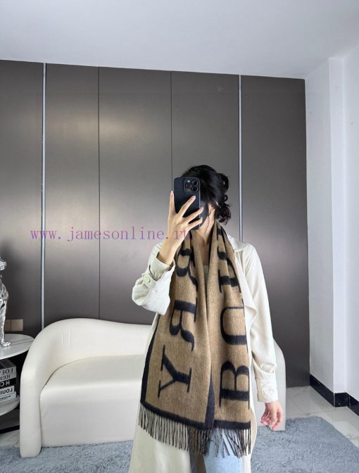 The new 2023 Burberry double-sided cashmere scarf is in high demand, with a cost-effective a4clh6vhq - Image 3