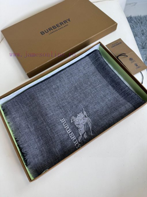 The new 2023 Burberry formal collection is exclusively for flagship stores, featuring VIP tobdwzd62v - Image 4