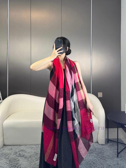 The new 2023 Burberry formal collection is exclusively for flagship stores, featuring VIP tog0cyciyu