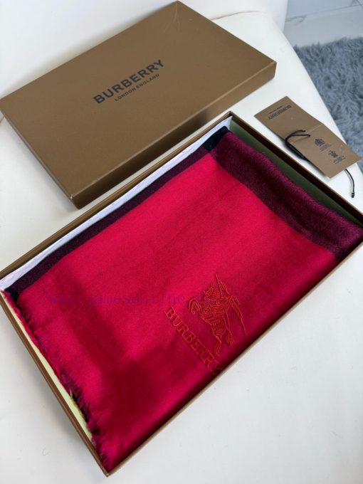 The new 2023 Burberry formal collection is exclusively for flagship stores, featuring VIP tog0cyciyu - Image 4
