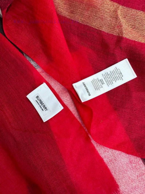 The new 2023 Burberry formal collection is exclusively for flagship stores, featuring VIP tog0cyciyu - Image 9