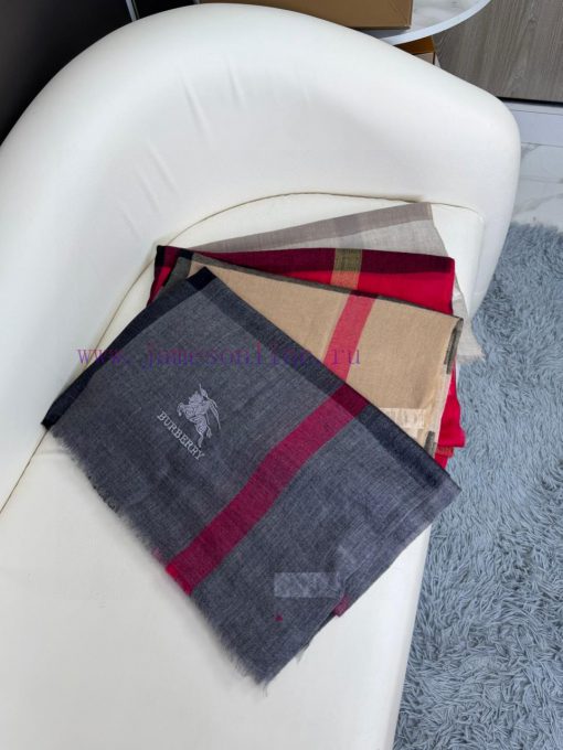 The new 2023 Burberry formal collection is exclusively for flagship stores, featuring VIP tog0cyciyu - Image 10