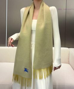 𝐁𝐔𝐑𝐁𝐄𝐑𝐑𝐘 Double sided solid color embroidered long scarf official website synchronized new ️ismyh73f