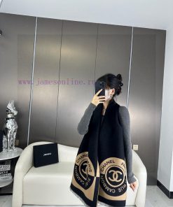 High quality Chanel badge scarf with double-sided dual color jacquard wool and silk fabric, hva6e06g
