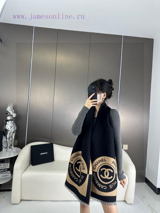 High quality Chanel badge scarf with double-sided dual color jacquard wool and silk fabric, hva6e06g - Image 2
