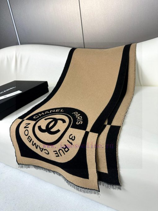 High quality Chanel badge scarf with double-sided dual color jacquard wool and silk fabric, hva6e06g - Image 5