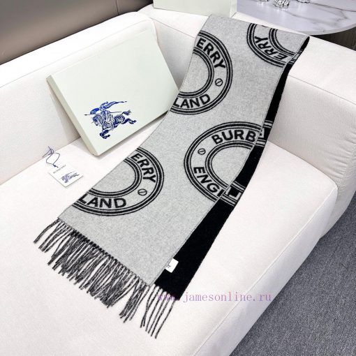 New products for autumn and winter 2024: Burberry's double-sided two tone wool scarf with a er0db9o4 - Image 5