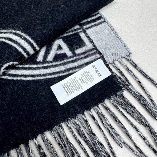 New products for autumn and winter 2024: Burberry's double-sided two tone wool scarf with a er0db9o4 - Image 9