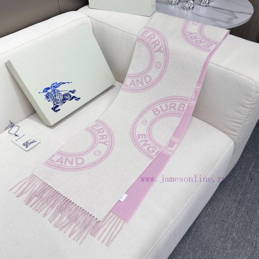 New products for autumn and winter 2024: Burberry's double-sided two tone wool scarf with a vsgvlloa - Image 5