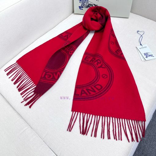 New products for autumn and winter 2024: Burberry's double-sided two tone wool scarf with a por29v07 - Image 6