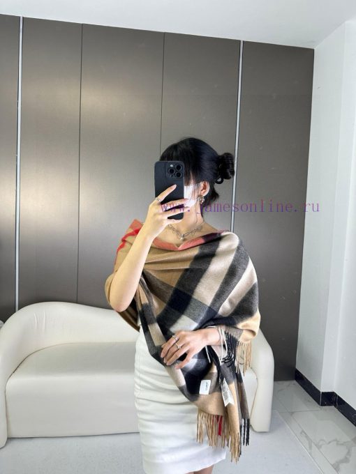 Popular Burberry classic large plaid shawl, a must-have for all hands, with the latest smalllk611soi - Image 3
