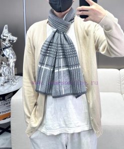 Burberry's popular new high-end men's scarf TB cashmere plaid cowhide is luxurious in size, lwwj8zdx