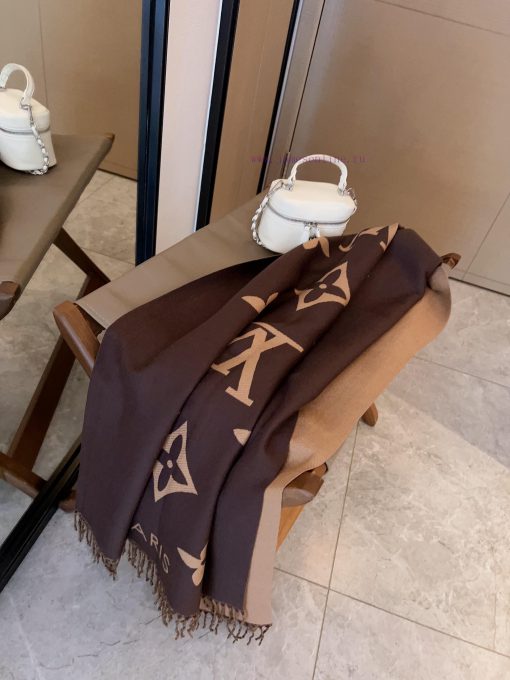 The cashmere blend temperament is definitely the classic red color, paired with the old clov14vnubzd - Image 9