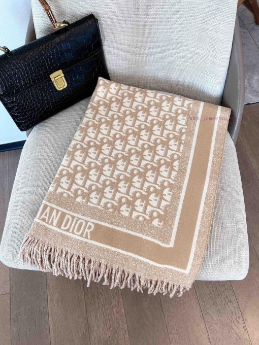 High quality cashmere, Dior's latest masterpiece of the year, limited edition of core spun ycadv5foz - Image 3