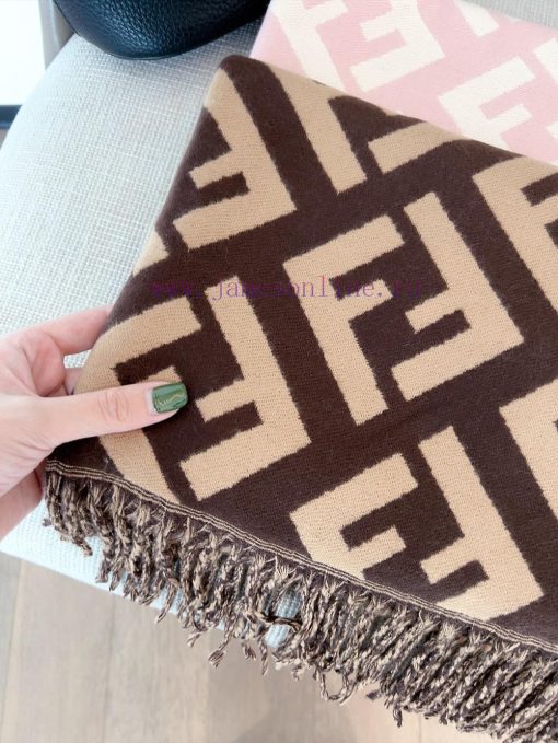 Here's the hit! This year's Fendi style is really popular, one of the must-have styles for eeeffn8u9 - Image 9